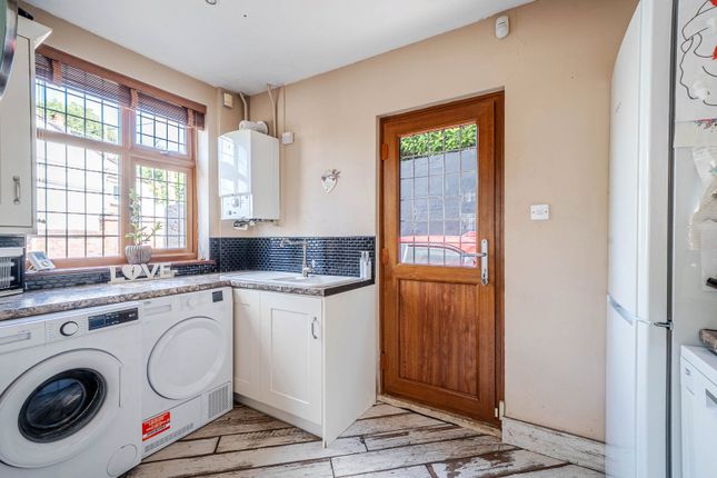 Eversley,, Chalk Hill, Bedfordshire photo 4