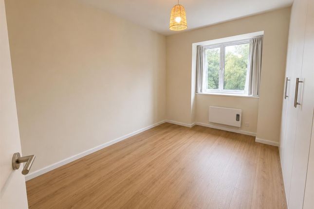 50, Bornedene, Potters Bar photo 3