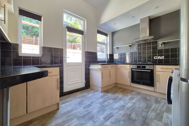 14, Weaponness Valley Road, Scarborough photo 2
