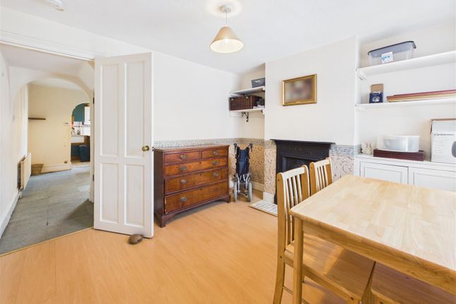 13, Primrose Road, Walton-On-Thames photo 2