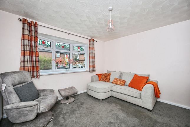 7, Neville Crescent, Warrington photo 4