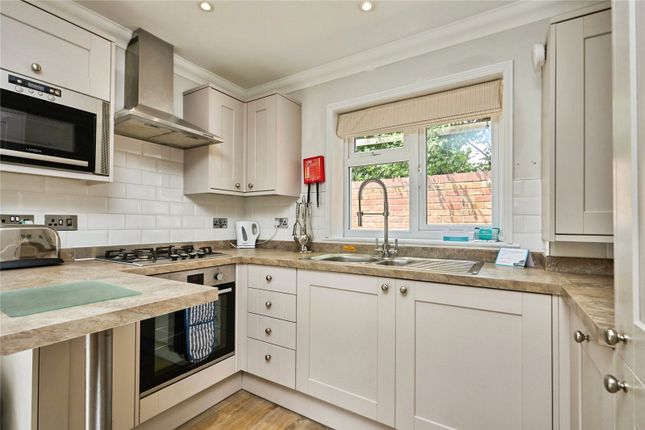 The Bay Colwell, Cottage 23,, Fort Warden Road, Isle of Wight photo 2