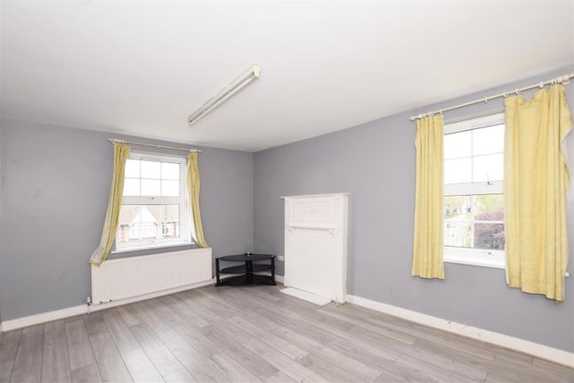 Flat for sale in Neeld Crescent, Wembley