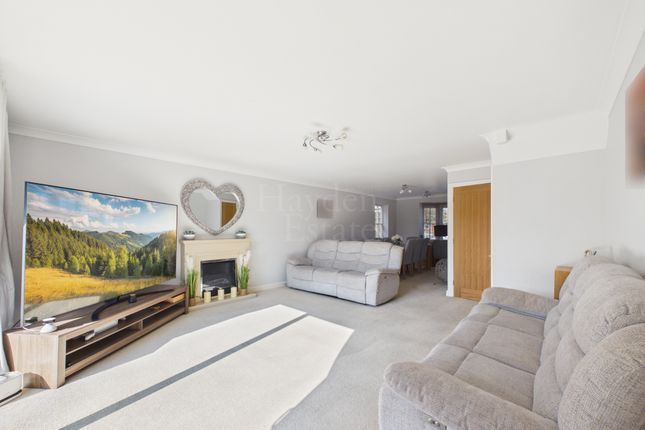 104 Longboat Lane, Stourport-on-Severn photo 2