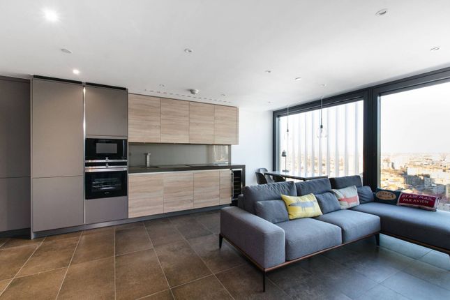 Flat to rent in Chronicle Tower, 261B City Road, Shoreditch, Angel, Islington, London