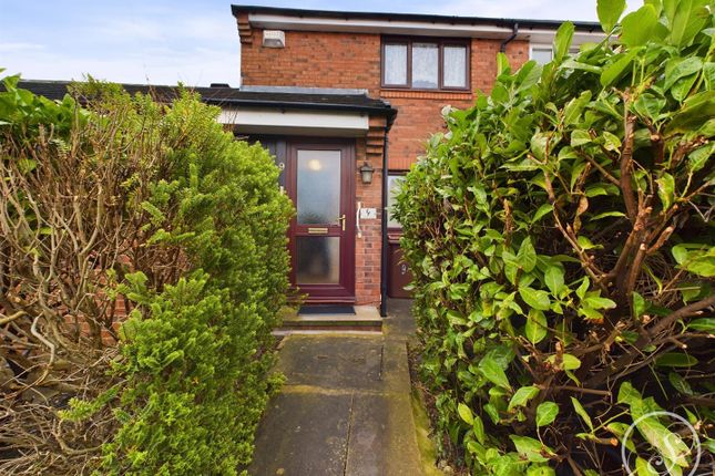 Thumbnail Town house for sale in High Bank Approach, Leeds