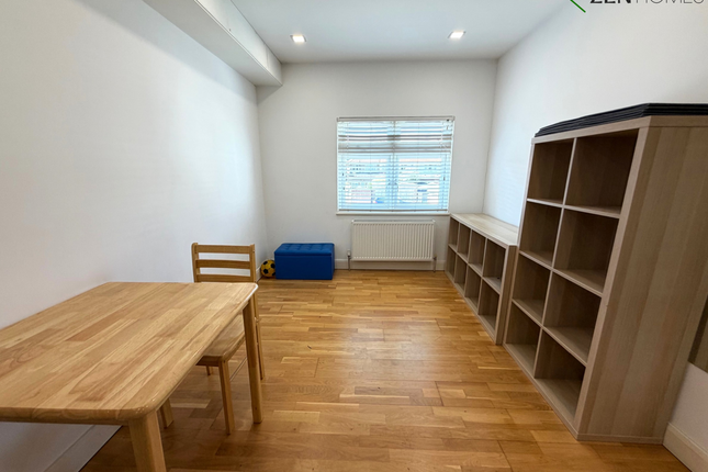 227b Turners Hill, Cheshunt, Waltham Cross photo 5