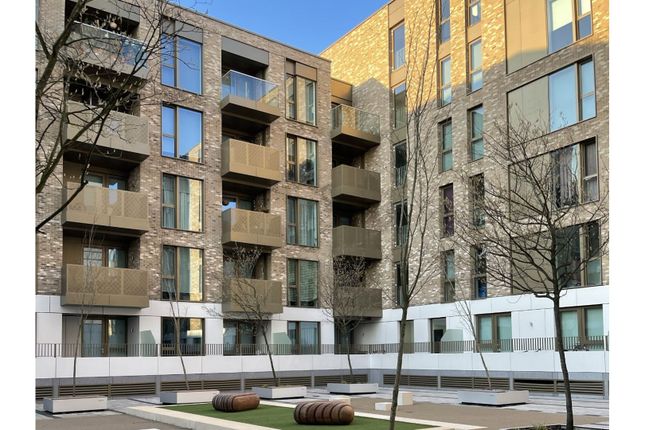 Flat for sale in 151 Stockwell Road, London