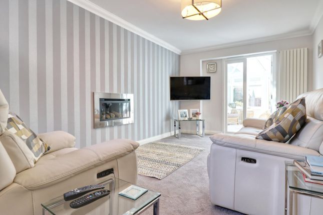 12, Luxford Place, Sawbridgeworth photo 4