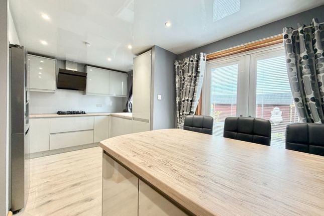 21, Rankin Crescent, Bonnybridge photo 2