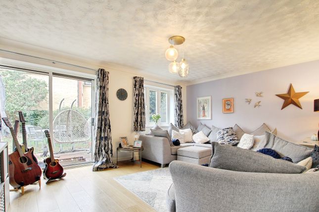 Cypress Close, Doddington photo 2