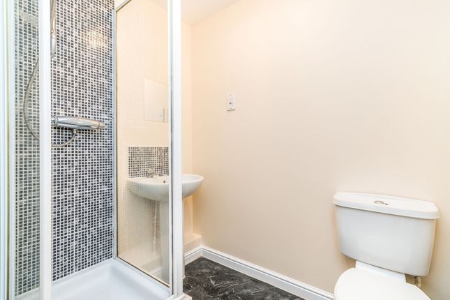 17, Mirabella Close, Southampton photo 5