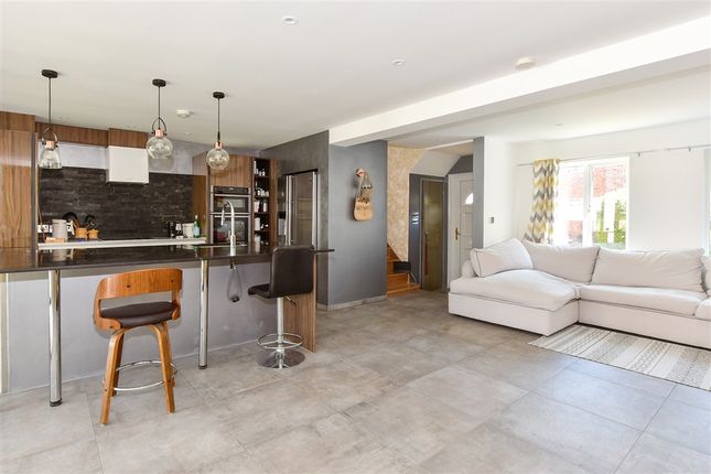 The Spinney, Pulborough photo 3