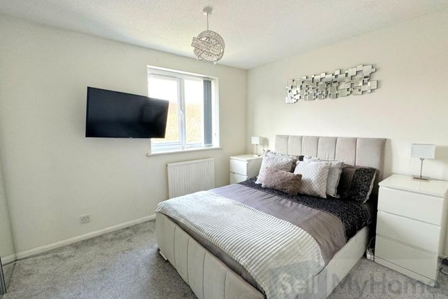 66 Meadowsweet Road, Leicester photo 4