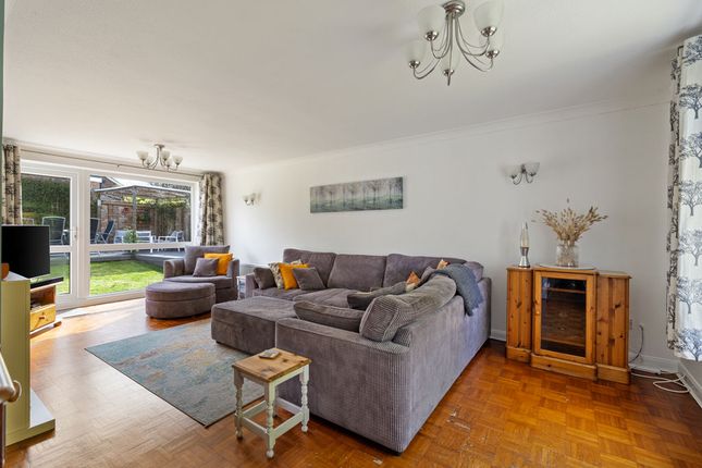 18, Lincoln Green, Chichester photo 3