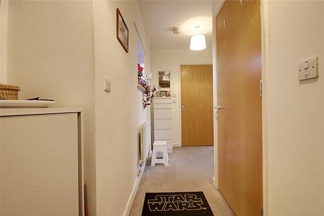 Flat 4, Pipit Court, 4, Teal Close, Enfield photo 4