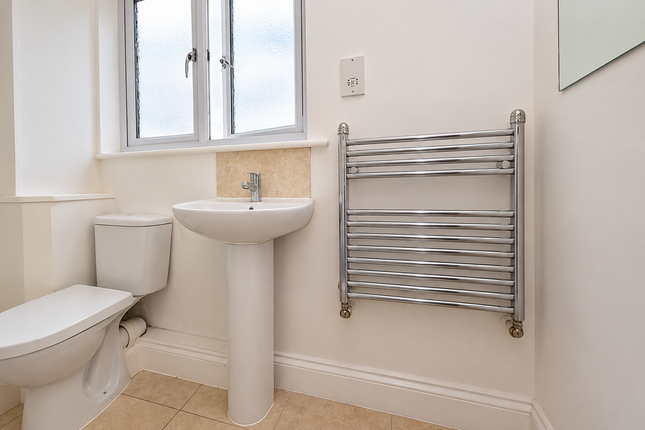 3, Wey House, West Byfleet photo 4