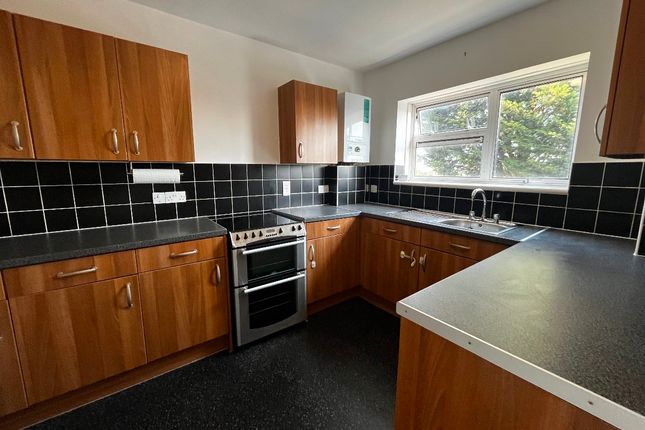 27 Preston Road, Romford photo 2