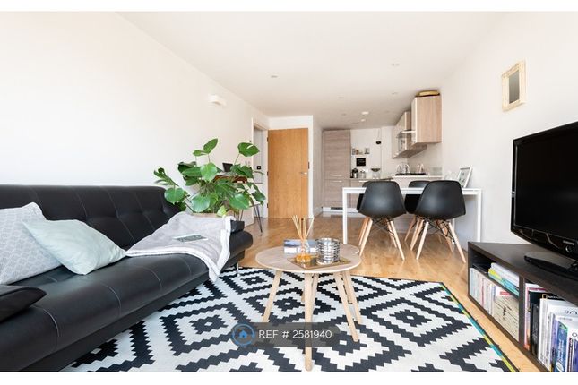 Open Plan Living Room / Kitchen