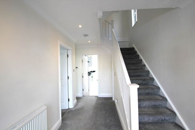 Detached house to rent in Athelstan Road, Worthing