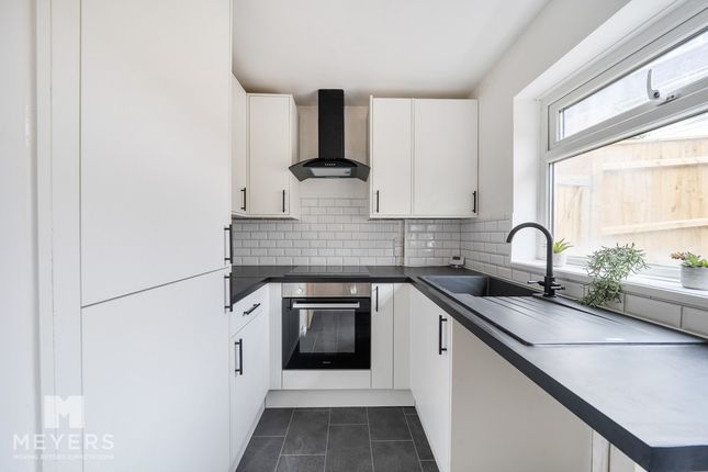 1, Victoria Close, Wareham photo 4