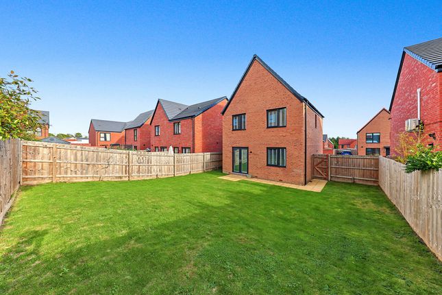 Woodcote Way, Chesterfield photo 4