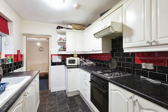 Terraced house for sale in Abercromby Avenue, High Wycombe