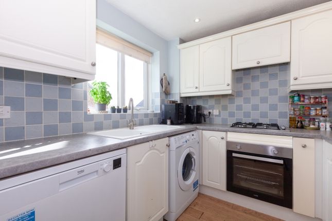 Terraced house to rent in River View, Kennington, Oxford