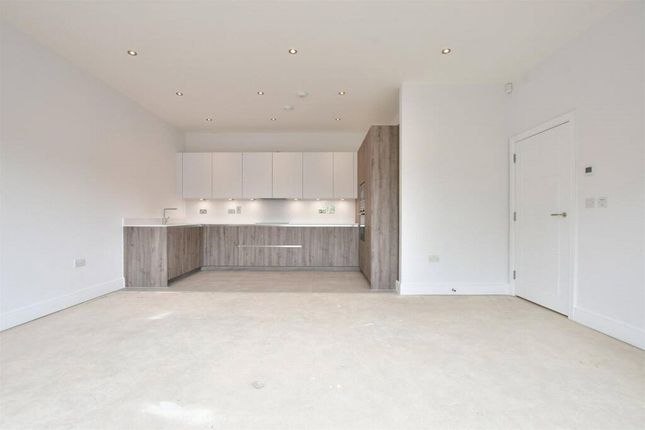 Flat for sale in Old Lodge Lane, Purley