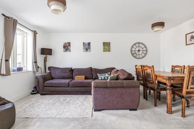59, Brays Avenue, Gloucestershire photo 3
