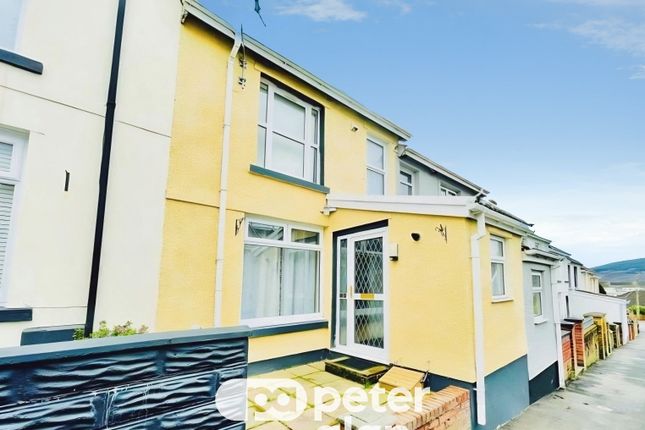 2-bed house on 38, MERTHYR TYDFIL, £750/mo