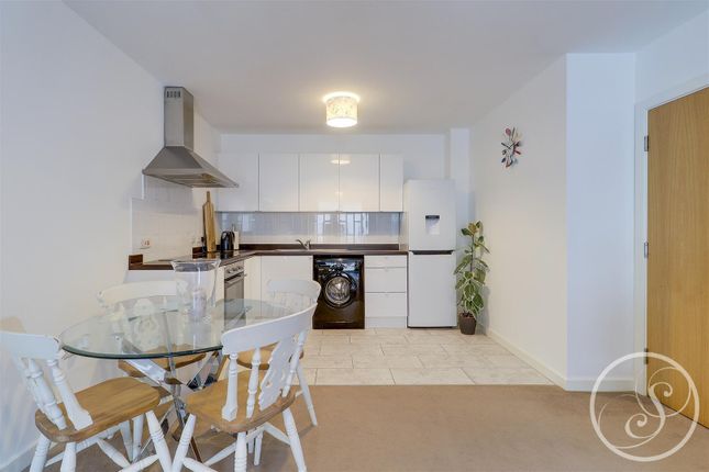 20 Pullman House, 11 Tudor Way, Leeds photo 4