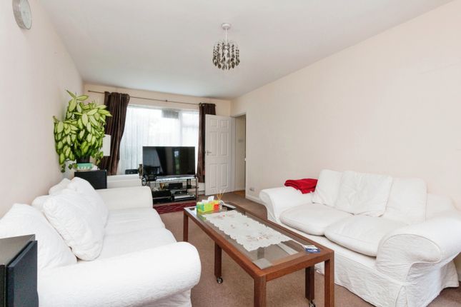 8, Surbiton Road, Camberley photo 3