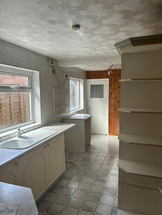 Semi-detached house to rent in Bertram Road, Smethwick