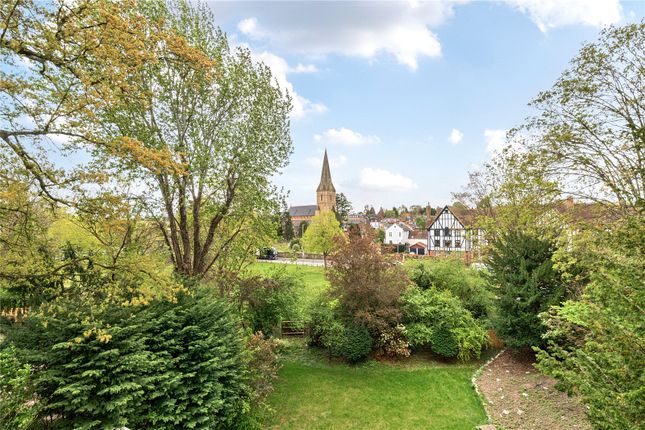 5, Esher Place Avenue, Esher photo 2