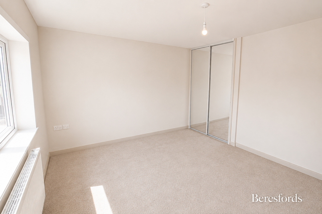 51, John Kent Avenue, Colchester photo 5