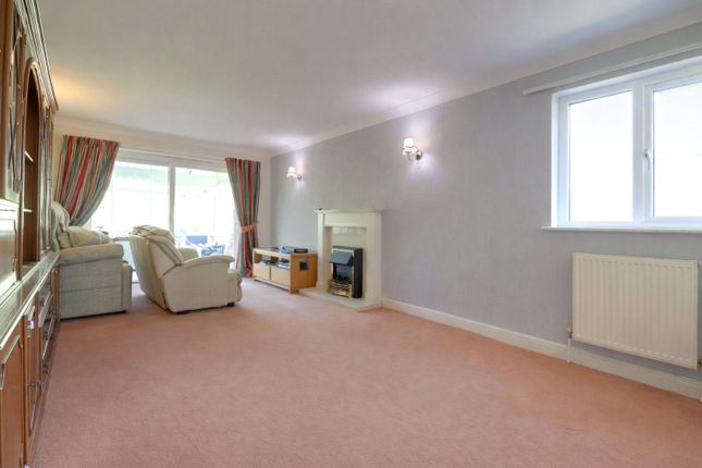 2 Moorland Rise, South Molton Devon, Devon photo 4