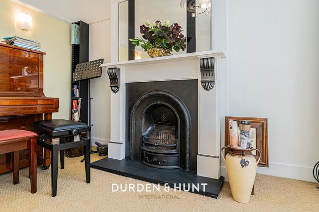 20 Barley Lane, Ilford photo 4