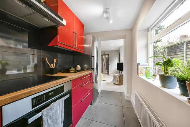 Thumbnail Flat to rent in Portnall Road, London