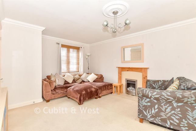 17, Fern Drive, Havant photo 4