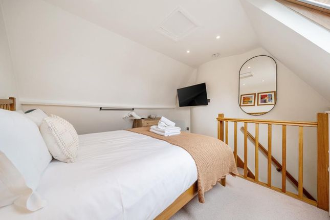 7 WEST END, Kingham, Chipping Norton photo 2