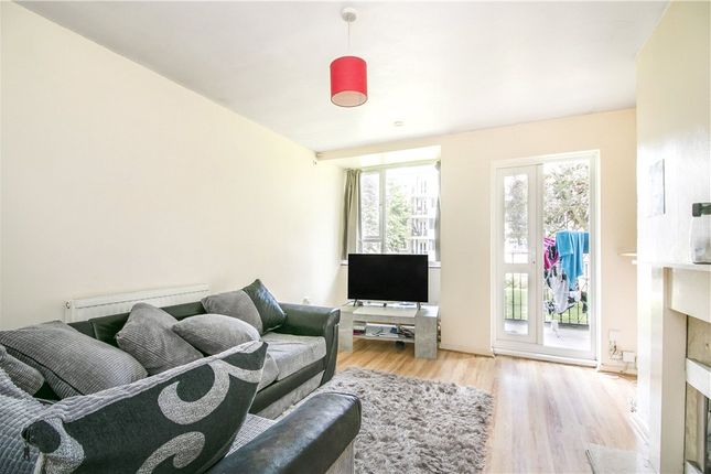 Flat for sale in Innes Gardens, London