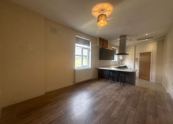 Flat 1 6 The Circle, Tredegar photo 4