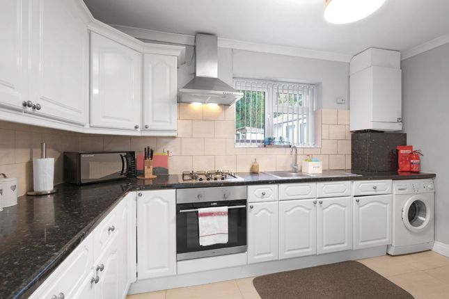 33 Keel Drive, Slough photo 2