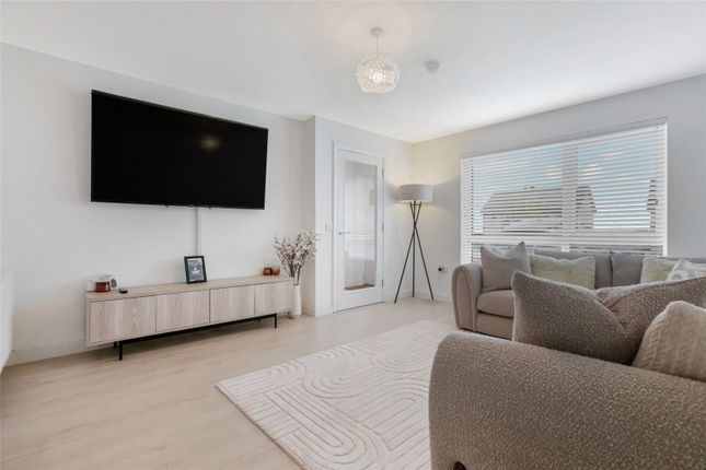 18, Oaktree Grove, Lanarkshire photo 3