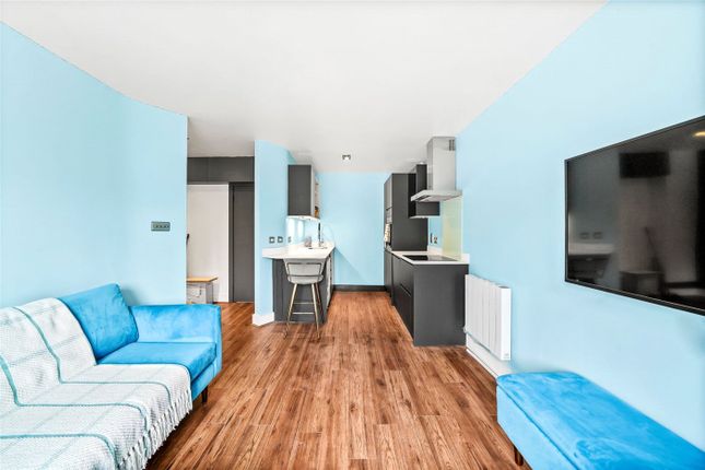 Flat for sale in Hunter House, Junction Road, London