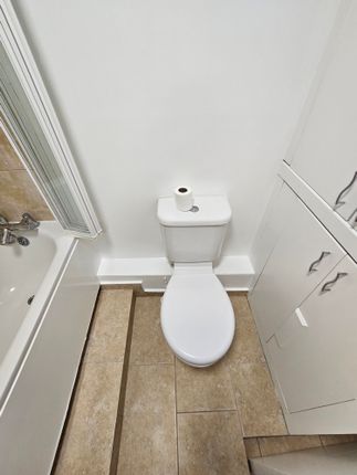 Flat 2, Baldock Street, Ware photo 5