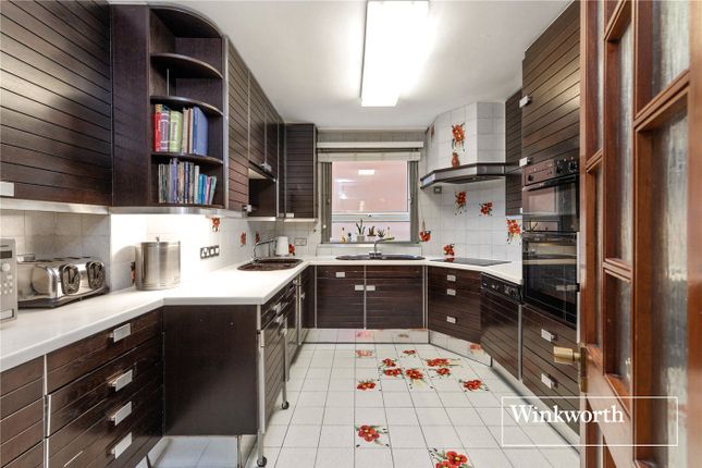 Flat 37, Greenacres,, Hendon Lane, London photo 3