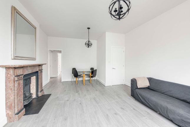 Flat for sale in Mount Park Road, Ealing