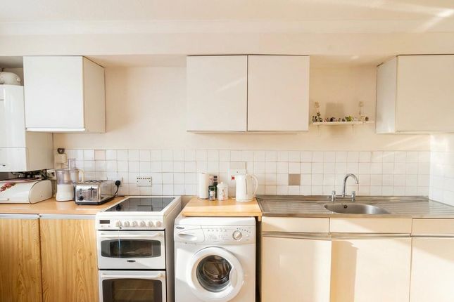 19a, 29, Manor Court Road, London photo 3